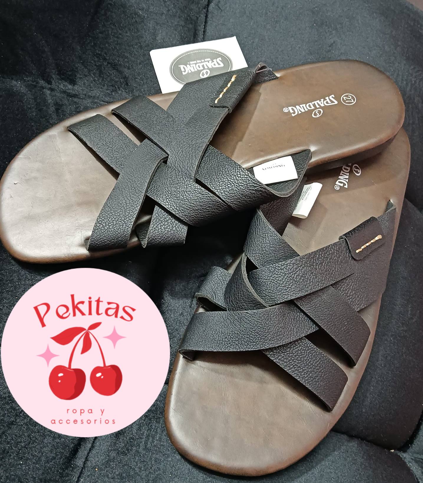Sandalias negras Pekitas